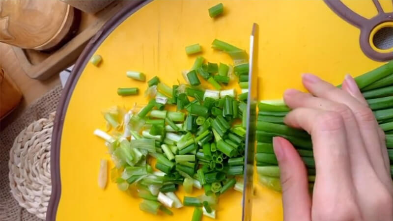 Nguyên Nhân Hành Lá Nhanh Hỏng