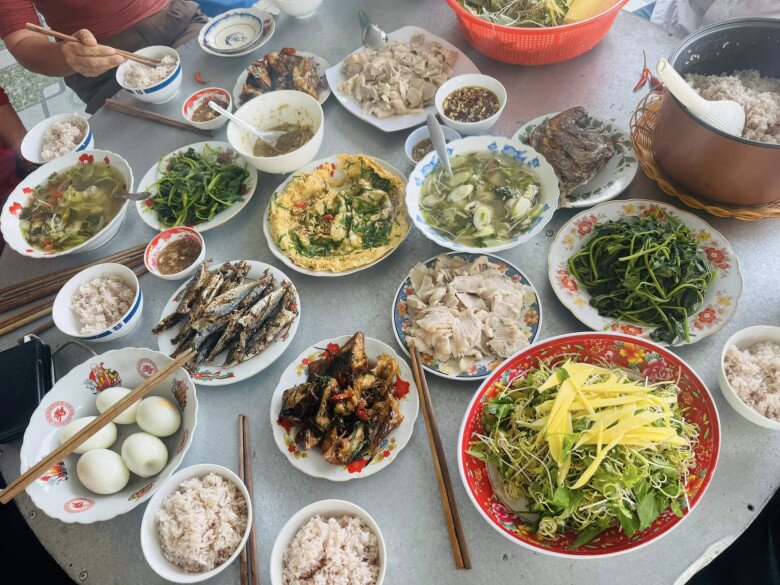 Pha Mắm Cái – "Linh Hồn" Của Món Ăn Miền Trung