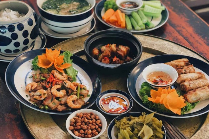 Mô tả nội dung bữa cơm tối